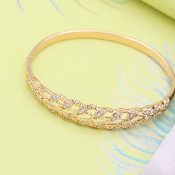 Elegant Rose Gold Chain Design Bangle with Sparkling Accents, XPBL0598 - Picture 3 of 12